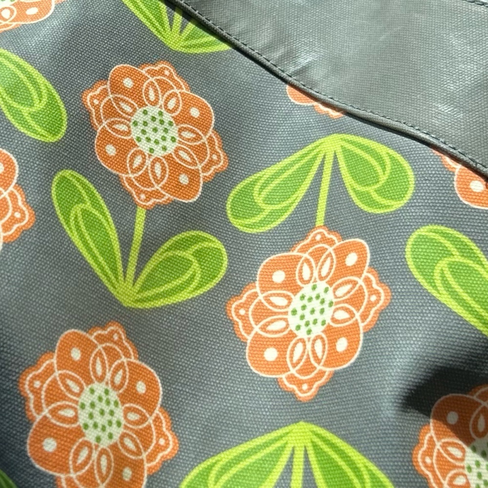 Chic Floral Tote Bag in Gray and Orange - Picture 10 of 11